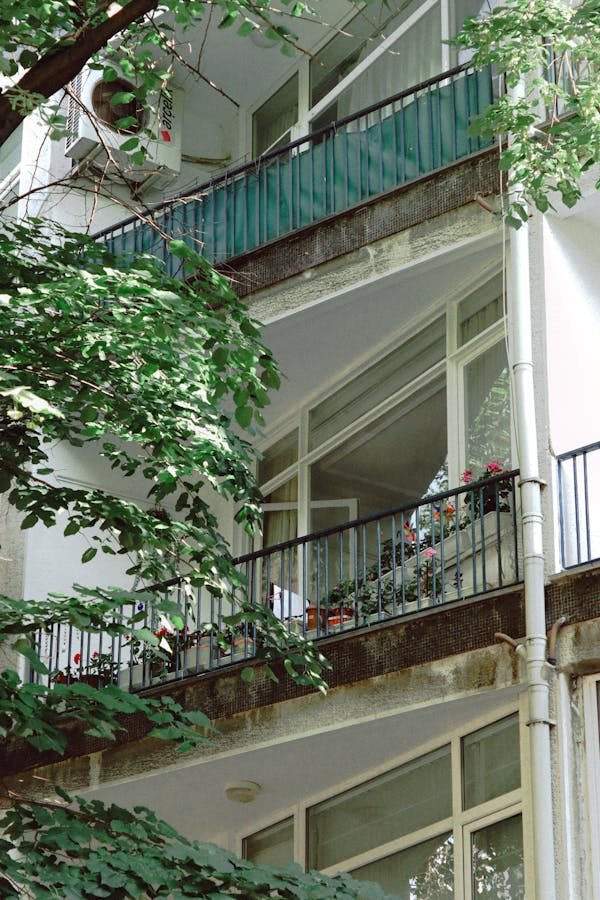 Silicone top coat render: durable, breathable exterior finish